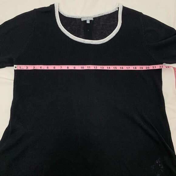 Evelyn & Arthur Black Linen Back Buttons Top - Picture 12 of 15